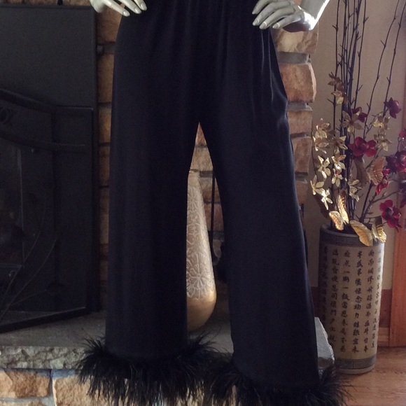 Sleeper Women’s Size Small Ostrich Trim Pajamas - Picture 2 of 8